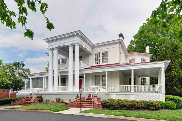 Photo of senior living home by Dan Iott